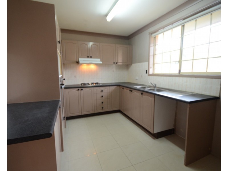 2/5A Binalong Road, Pendle Hill NSW 2145