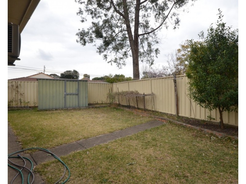 2/5A Binalong Road, Pendle Hill NSW 2145