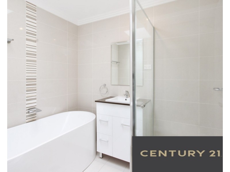 8 Parry Street, Pendle Hill NSW 2145