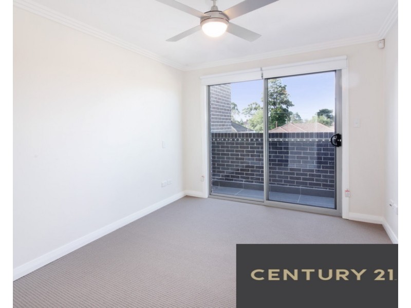 8 Parry Street, Pendle Hill NSW 2145