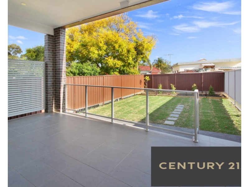8 Parry Street, Pendle Hill NSW 2145