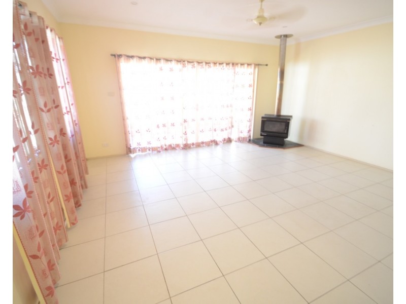 4 Andrew Place, Girraween NSW 2145