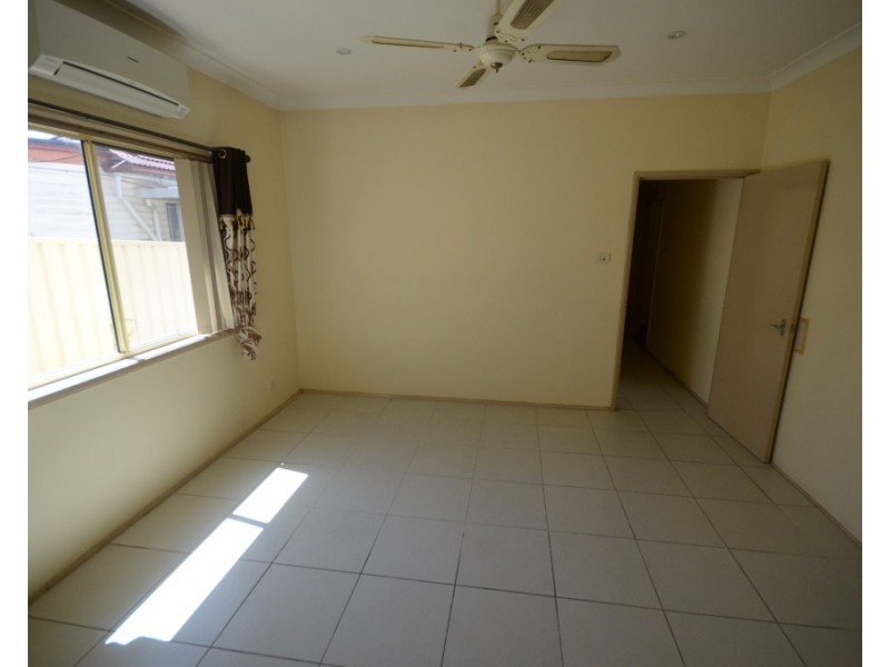 4 Andrew Place, Girraween NSW 2145