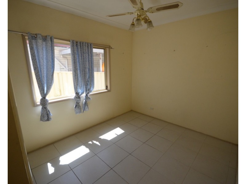 4 Andrew Place, Girraween NSW 2145