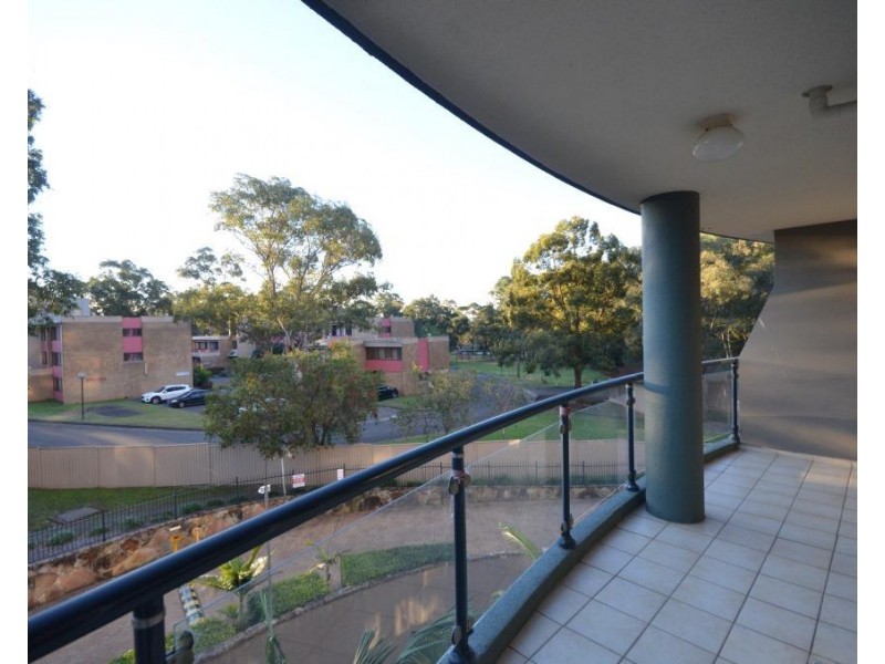 302/91A  Bridge Road, Westmead NSW 2145