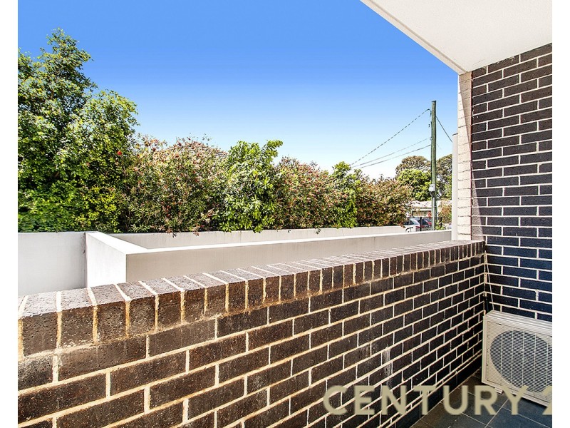 2/4 Barangaroo Road, Toongabbie NSW 2146