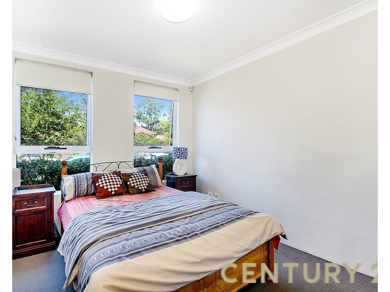 2/4 Barangaroo Road, Toongabbie NSW 2146