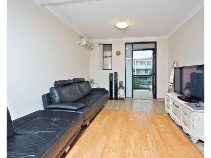 8/10-12 Reid Ave, Westmead NSW 2145