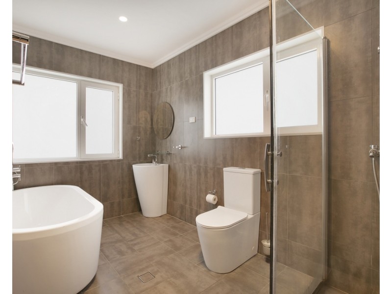 5A Eric Ave, Merrylands NSW 2160