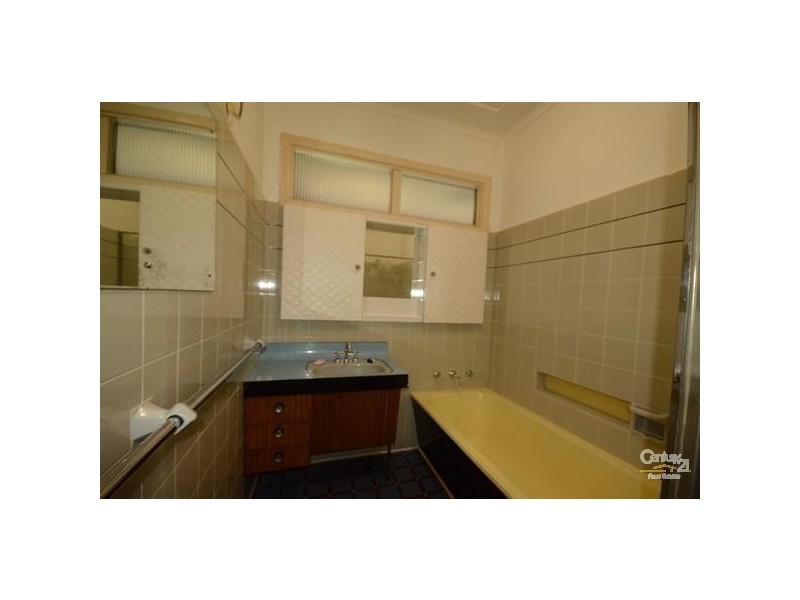 14 Robilliard Street, Mays Hill NSW 2145