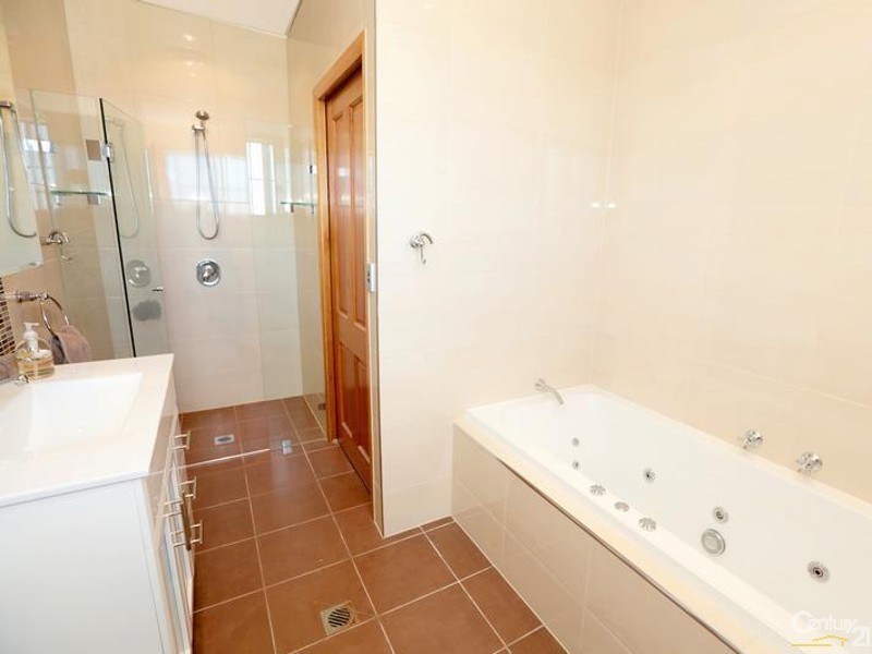 132 Smith Street, Pendle Hill NSW 2145