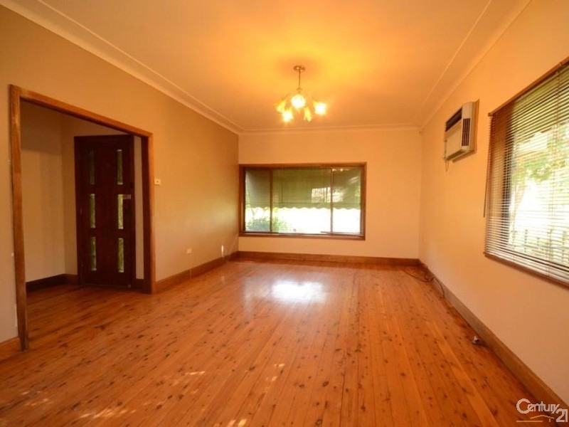 1 Oswald Street, Guildford NSW 2161