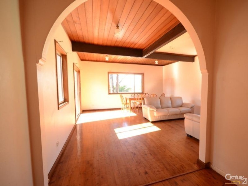 15 Damien Avenue, Greystanes NSW 2145