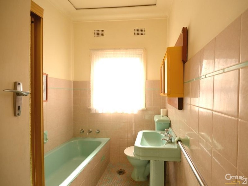 15 Damien Avenue, Greystanes NSW 2145