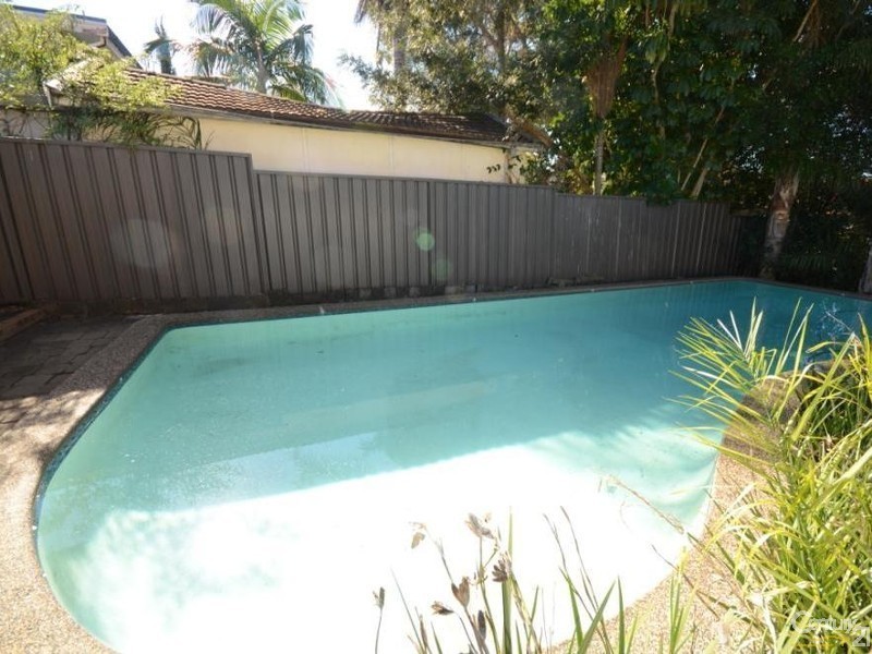 15 Damien Avenue, Greystanes NSW 2145