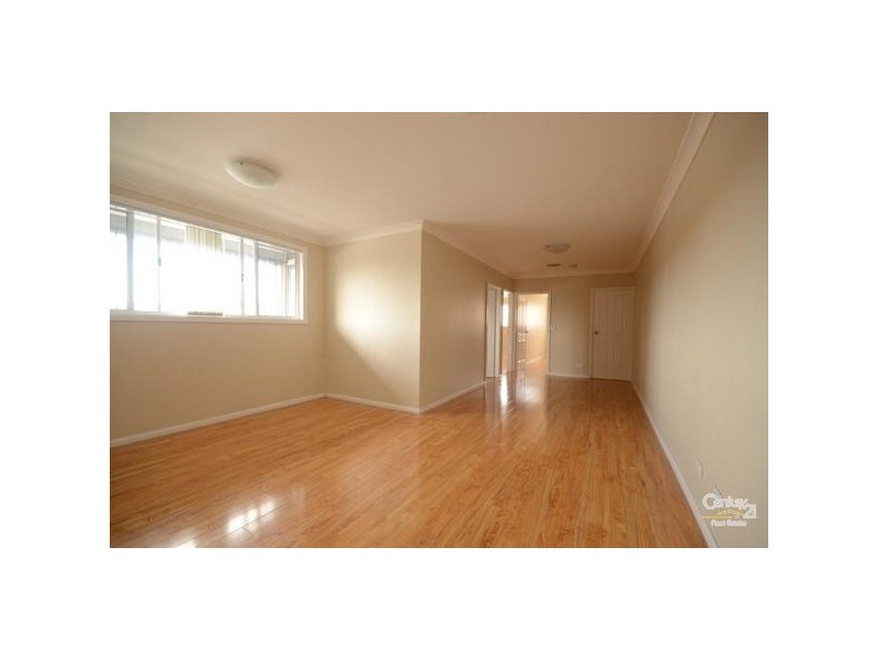 1/126 Pendle Way, Pendle Hill NSW 2145