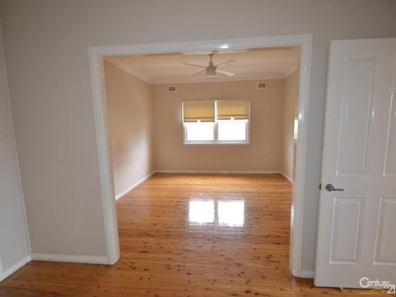 2 Glen Place, Pendle Hill NSW 2145