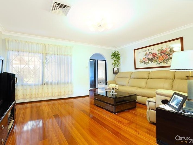 67 Chanel Street, Toongabbie NSW 2146