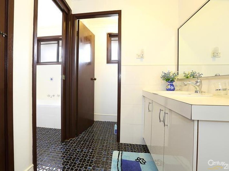 67 Chanel Street, Toongabbie NSW 2146