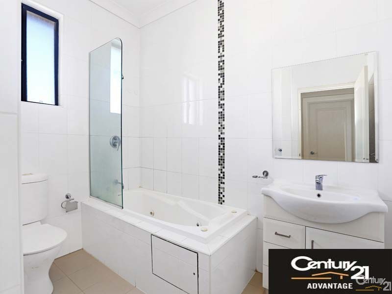 10/8-10 Lydbrook Street, Westmead NSW 2145