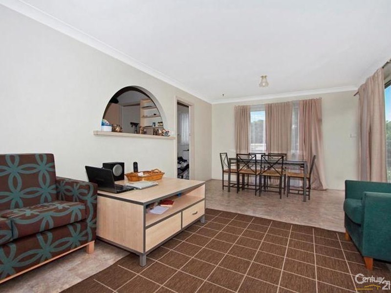 10 Hall Place, Guildford West NSW 2161