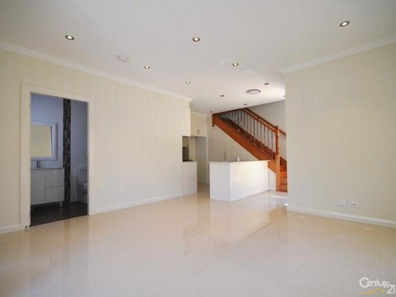 2/7-9 Magowar Road, Pendle Hill NSW 2145