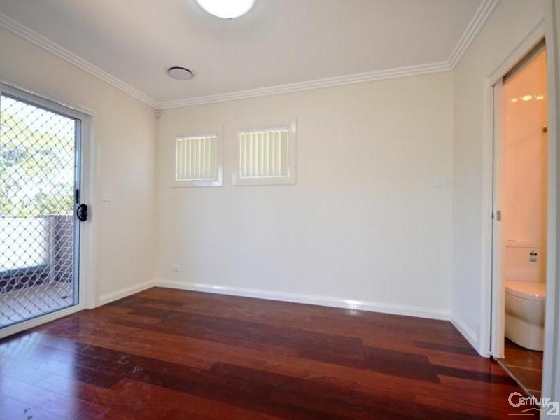 2/7-9 Magowar Road, Pendle Hill NSW 2145