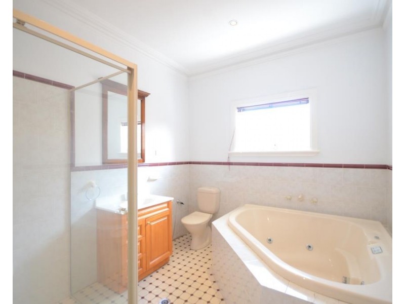 8 Clare Street, Sylvania NSW 2224