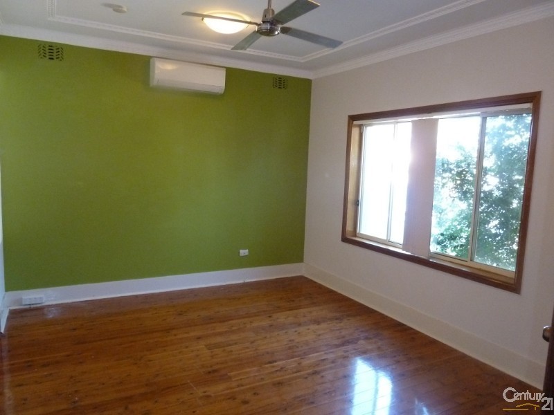 45 Moree Ave, Westmead NSW 2145