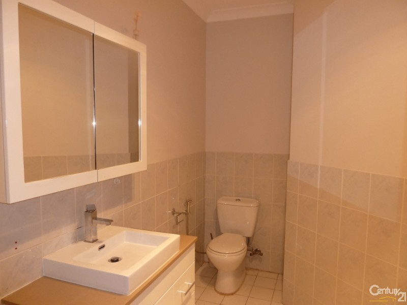 45 Moree Ave, Westmead NSW 2145