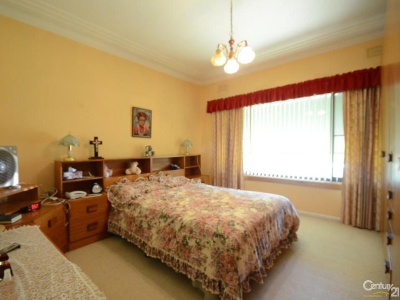 35 Bungaree Road, Toongabbie NSW 2146