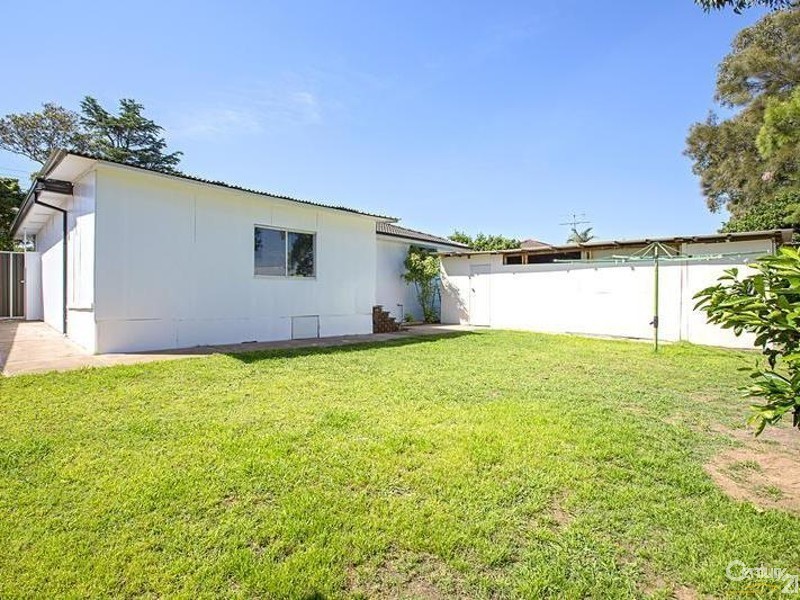 13 Mardi Street, Girraween NSW 2145