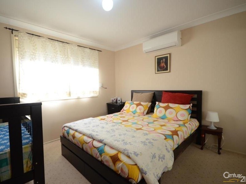 2/99A Bungaree Road, Pendle Hill NSW 2145