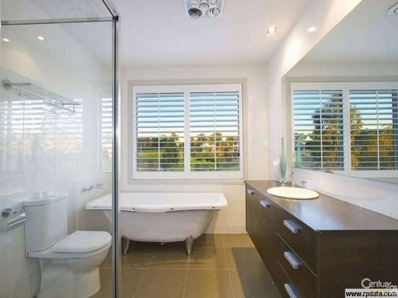 2 Millhouse Place, Bella Vista NSW 2153