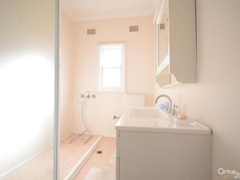 1A Moree Avenue, Westmead NSW 2145