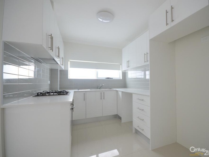 2/4 Barangaroo Road, Toongabbie NSW 2146