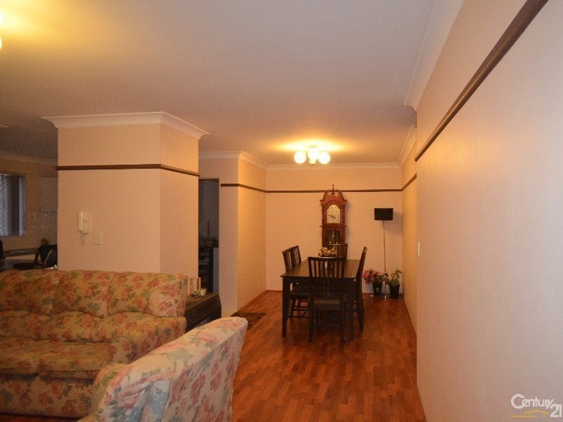 18/245 Targo Road, Toongabbie NSW 2146