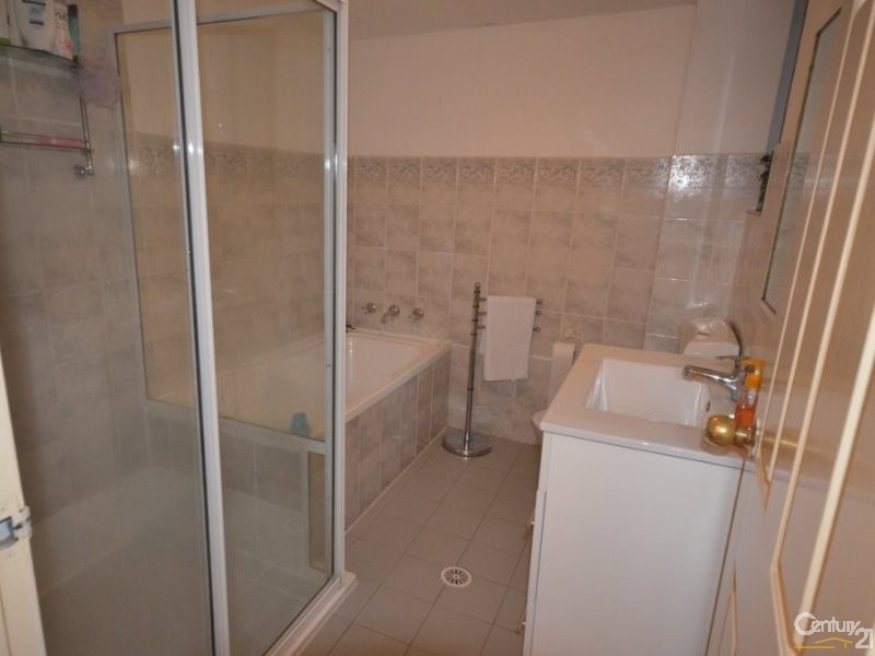 18/245 Targo Road, Toongabbie NSW 2146