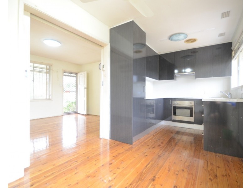 12 Polo Cres, Girraween NSW 2145