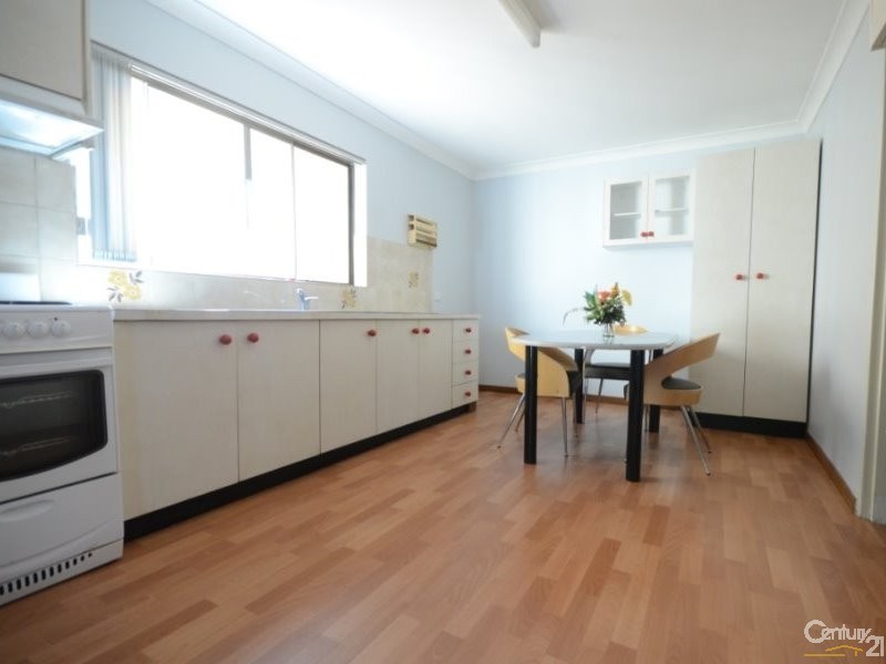 16A Mowle Street, Westmead NSW 2145