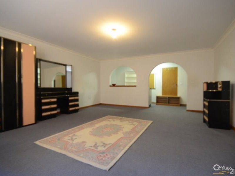 16A Mowle Street, Westmead NSW 2145