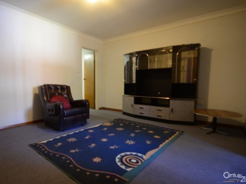 16A Mowle Street, Westmead NSW 2145