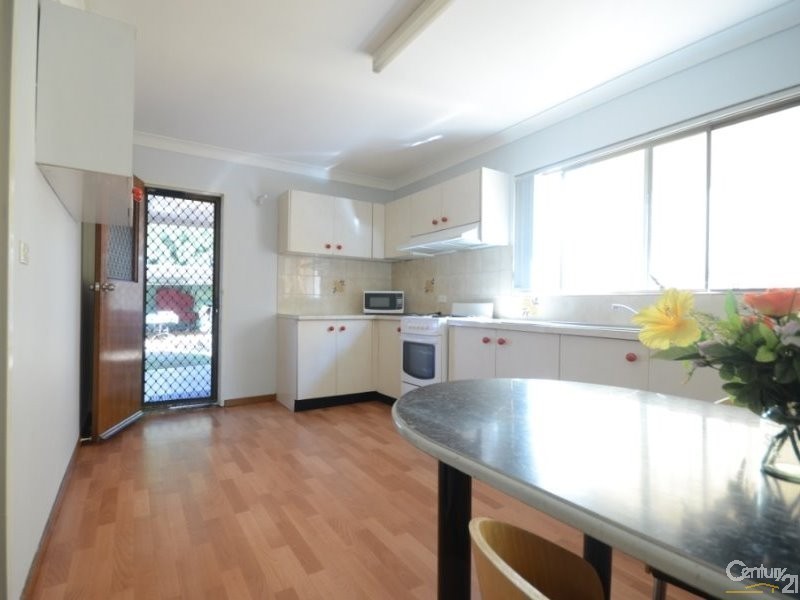 16A Mowle Street, Westmead NSW 2145