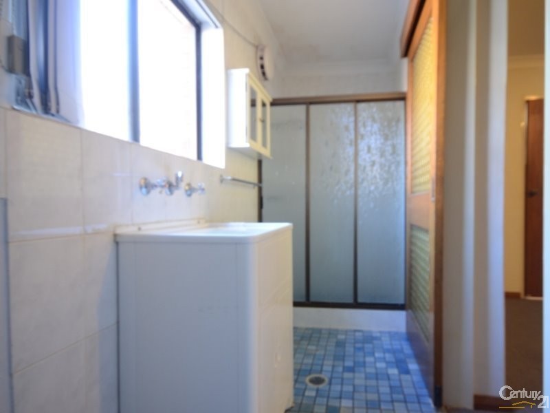 16A Mowle Street, Westmead NSW 2145