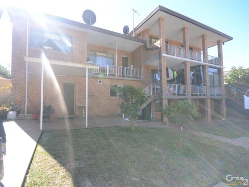 16A Mowle Street, Westmead NSW 2145