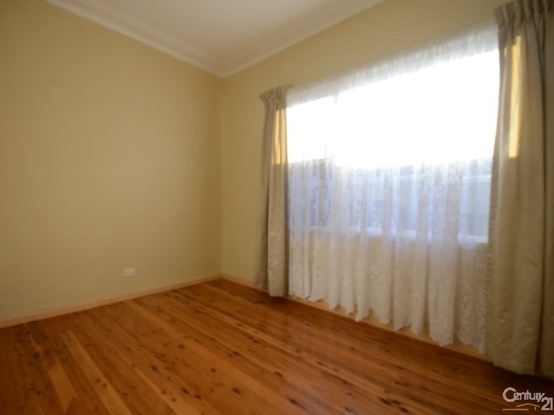 28 Heather Street, Girraween NSW 2145