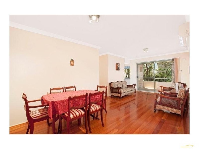 1/235 Targo Road, Toongabbie NSW 2146