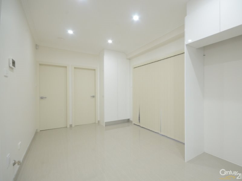 18 Warman Street, Pendle Hill NSW 2145