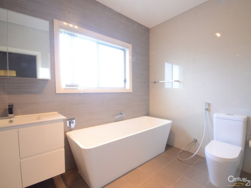 30 Chelmsford Road, South Wentworthville NSW 2145