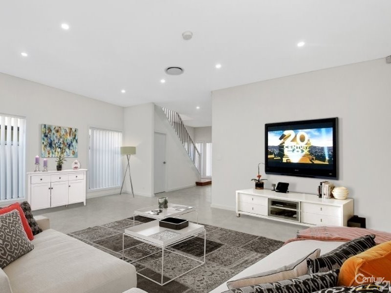 5 Springdale Road, Wentworthville NSW 2145